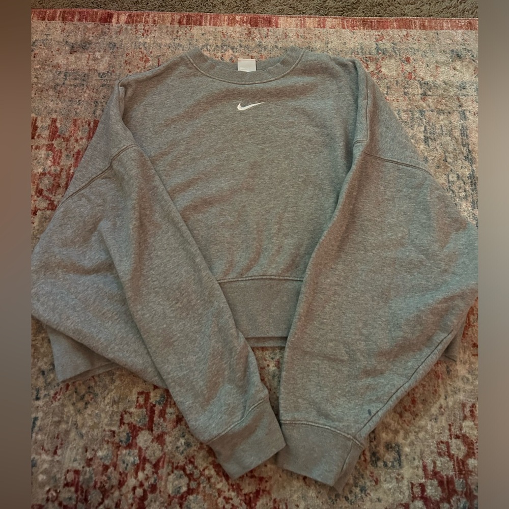 Grey cropped Nike crewneck